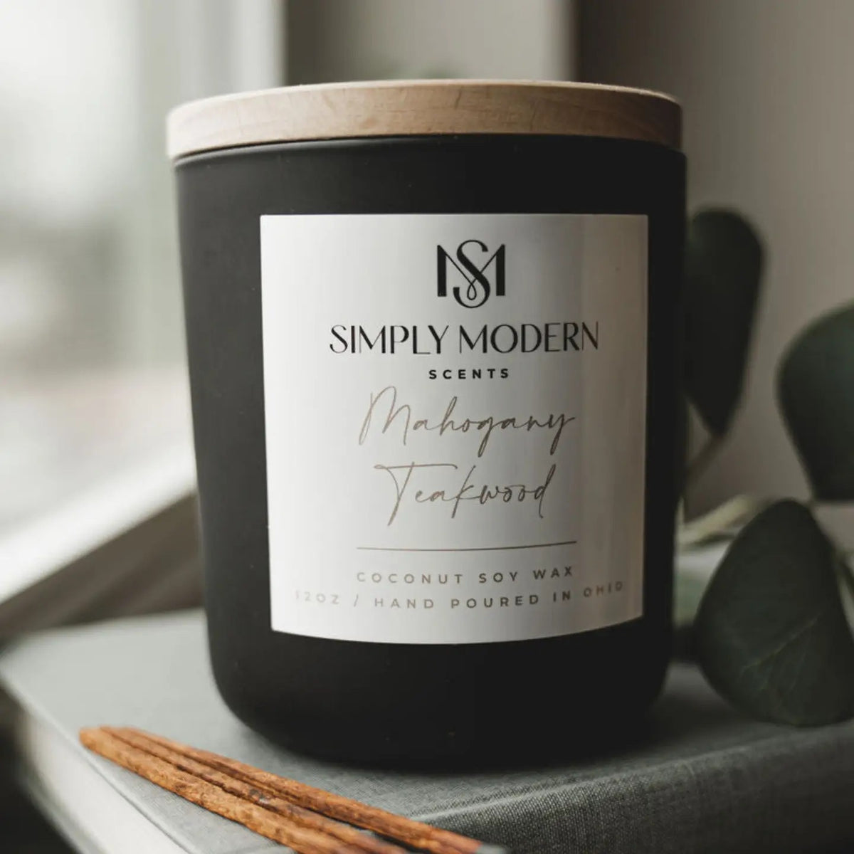Mahogany Teakwood Candle
