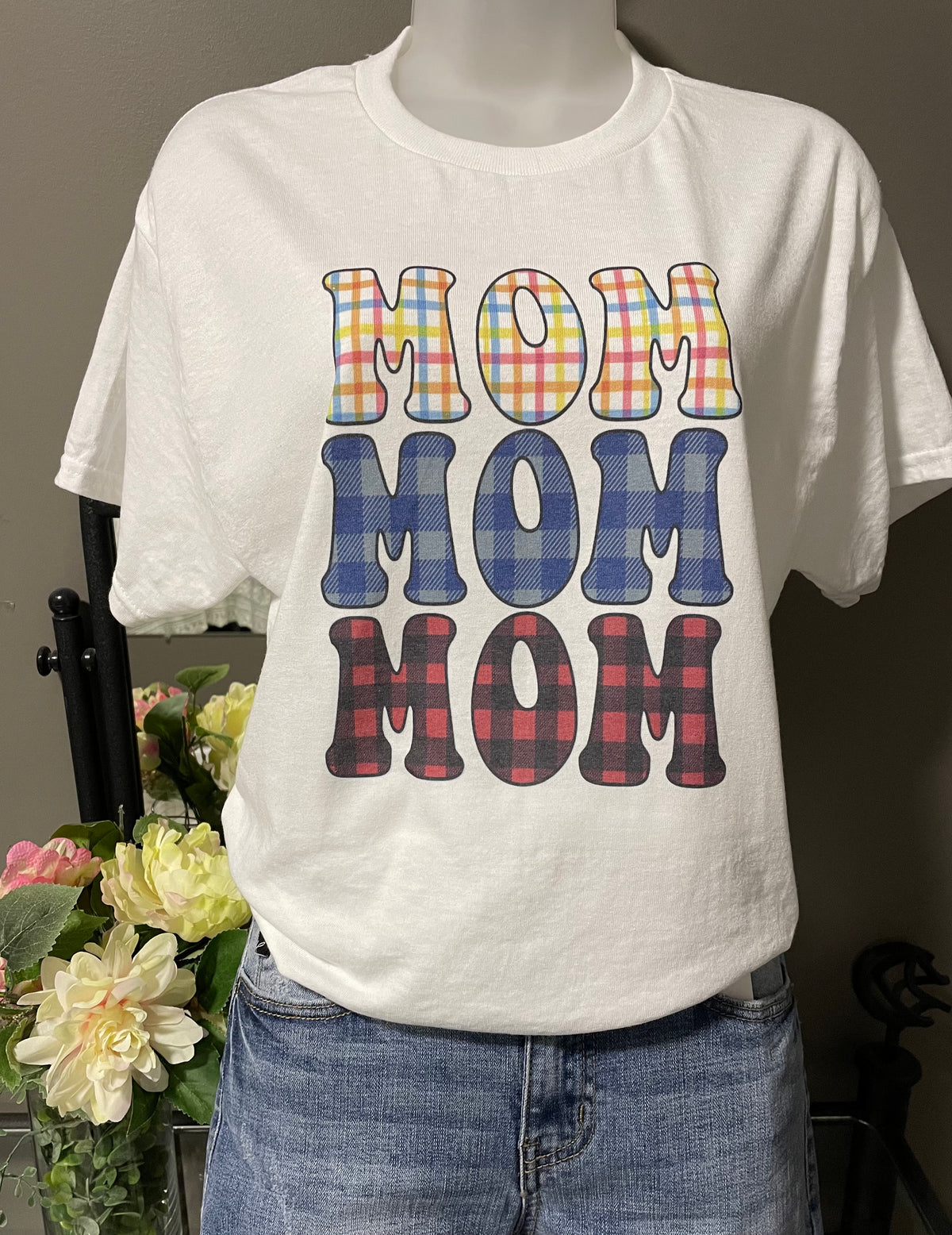 Mom Mom Mom Graphic Tee - Debs on 5th